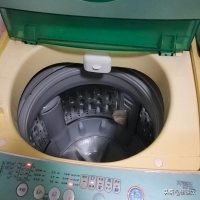 洗衣機(jī)洗滌桶不轉(zhuǎn)只發(fā)出嗡嗡聲是怎么回事？